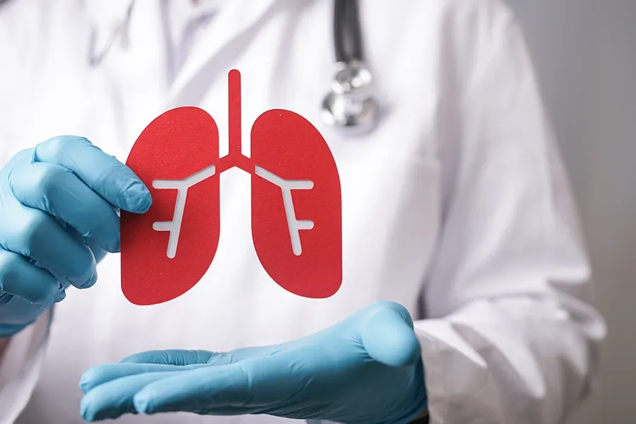 What are the Characteristics of Stage 4 Lung Cancer